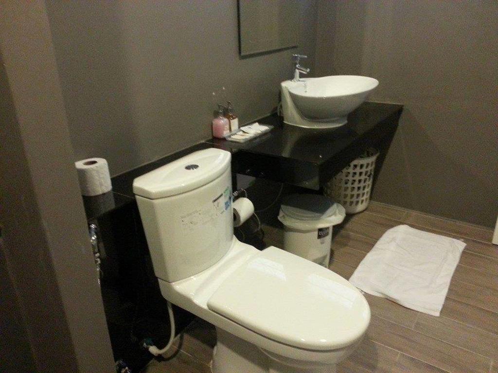 N.P. House Hua Hin Hotel Room photo