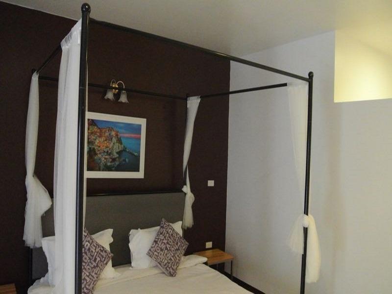 N.P. House Hua Hin Hotel Exterior photo