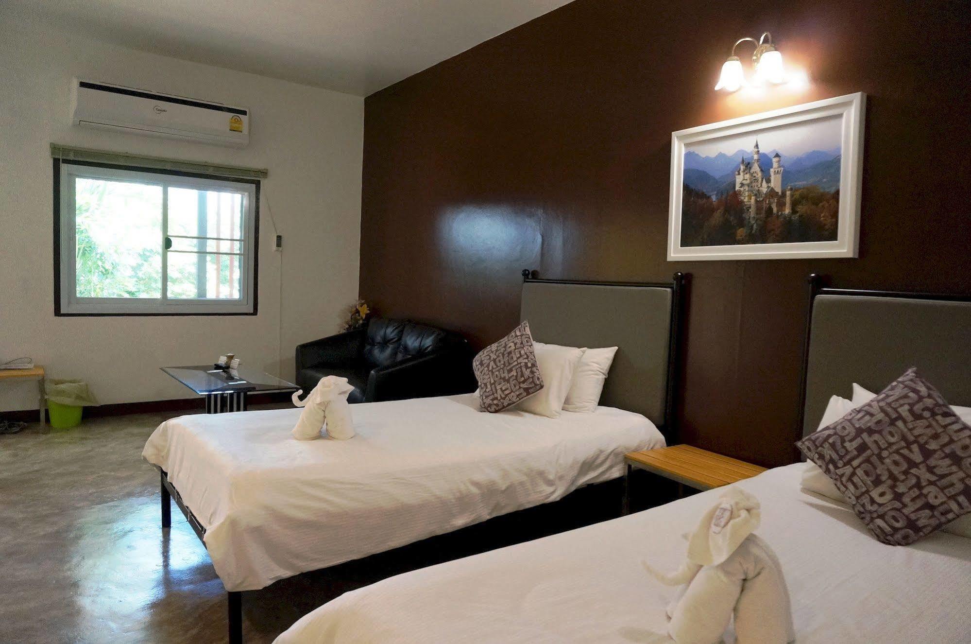 N.P. House Hua Hin Hotel Exterior photo