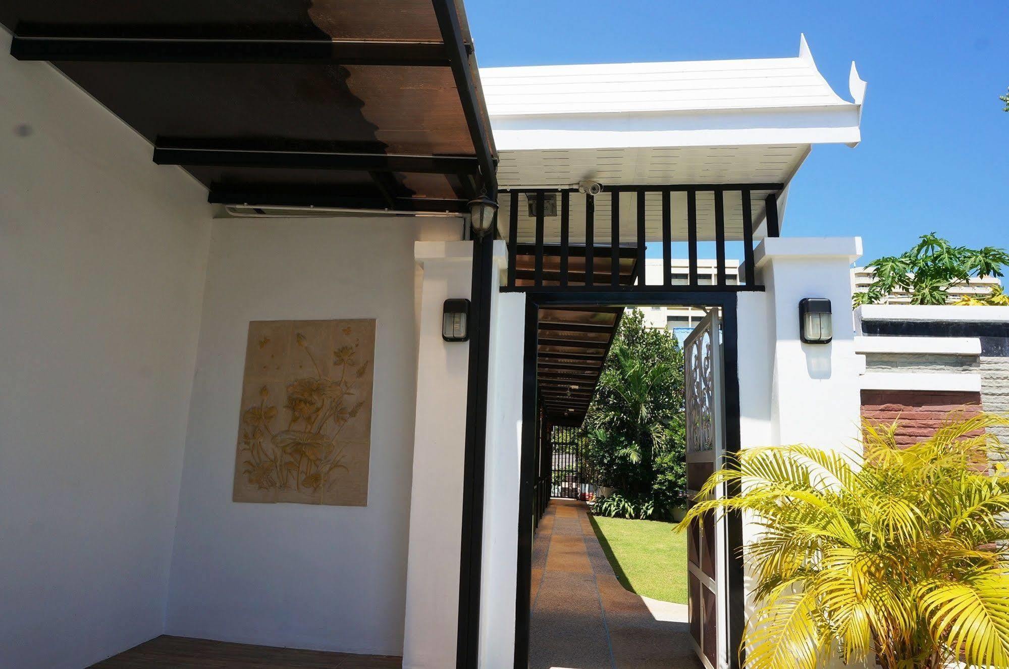 N.P. House Hua Hin Hotel Exterior photo